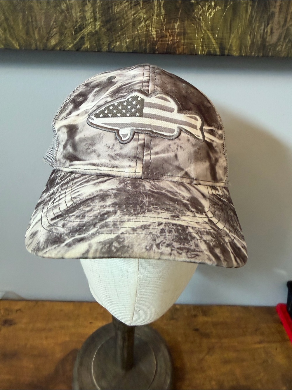 Mossy Oak Bass Fishing Hat Gray Camo Mesh Trucker Adjustable USA Flag Cap